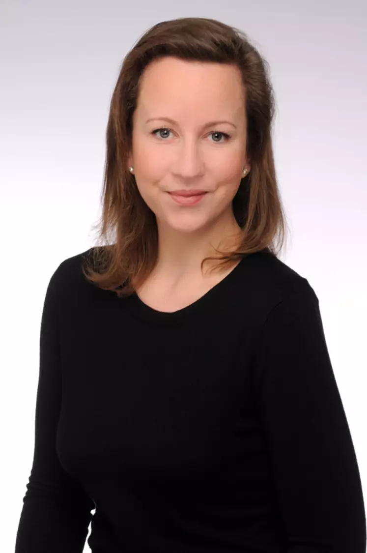 Anne Rogez, avocat au cabinet Racine, spécialisée en droit des contrats, concurrence, distribution et consommation.