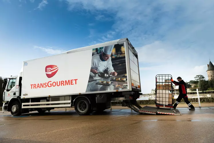 Transgourmet peut approvisionner des restaurants en une seule livraison avec ses camions multi-températures. © Transgourmet
