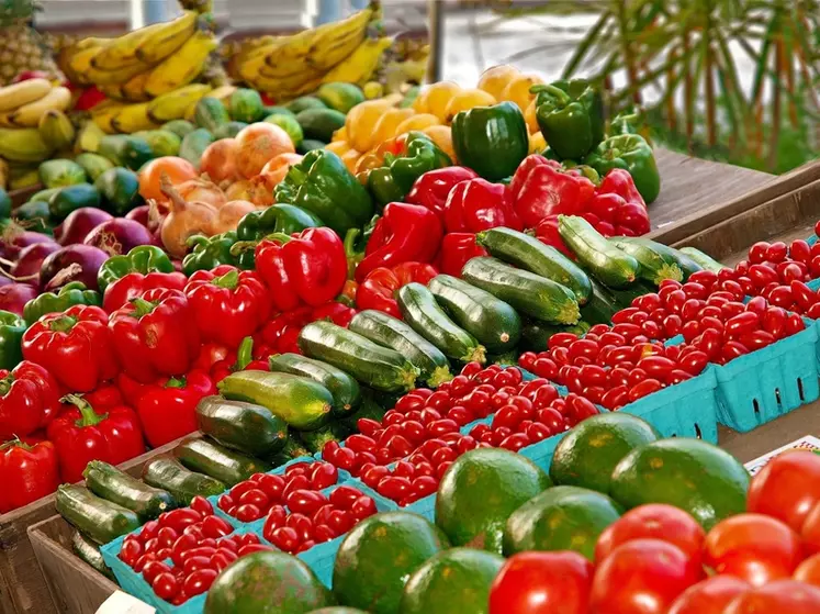 La confiance des Français envers les fruits et légumes frais progresse de 4 points en 2019 sur un an. © DR