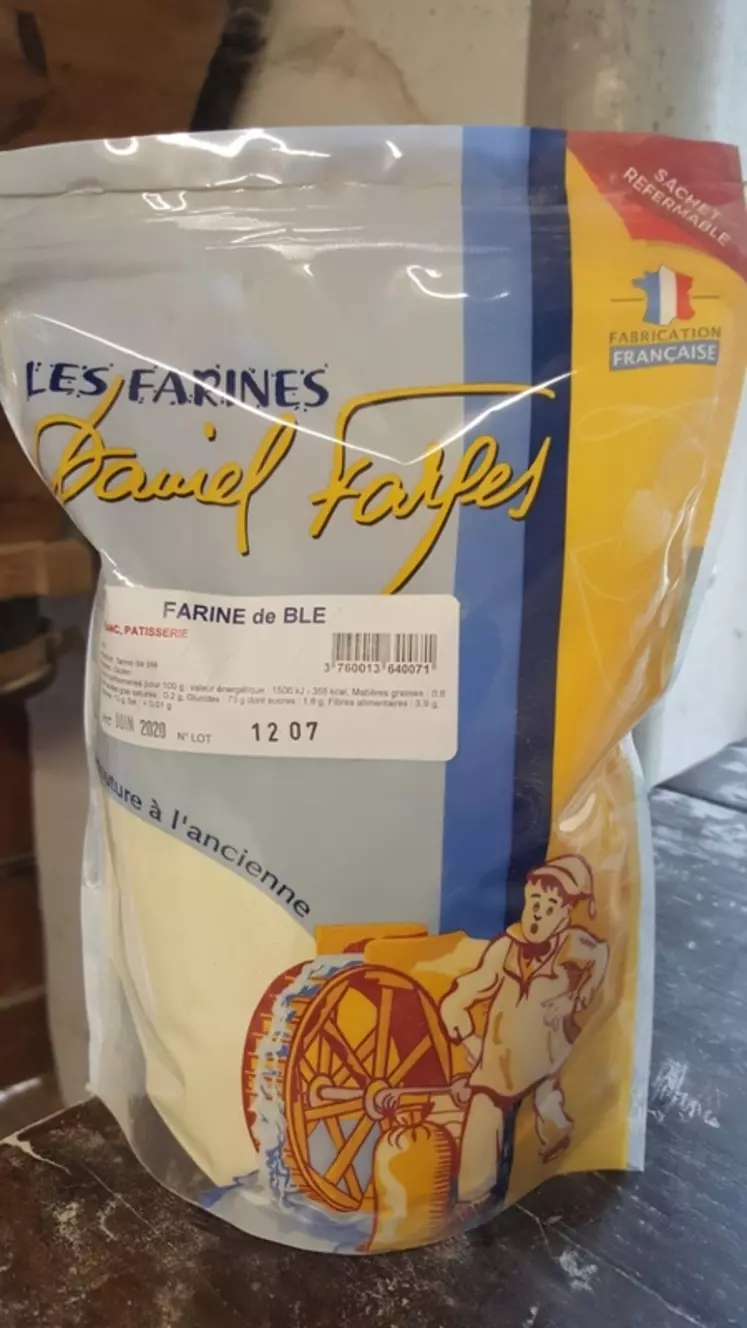 Pendant le confinement, la vente de farine en ligne a augmenté de 200 % à la minoterie Daniel Farges en Corrèze. © DR