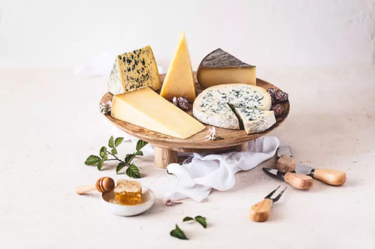 Les fromages AOP d’Auvergne misent sur la saison estivale et sur la réouverture des restaurants pour retrouver une consommation d’avant crise. © CIF