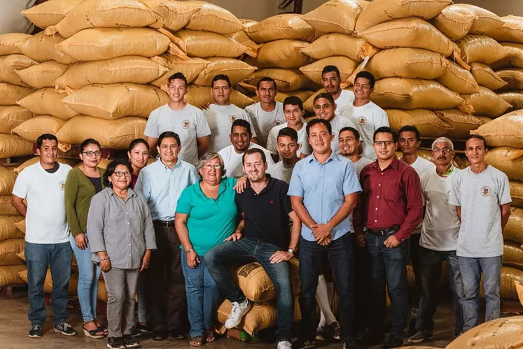 La Compañía Exportadora de Cacao Aromático y Orgánico, partenaire de Kaoka en Equateur. © Kaoka