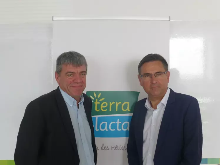 Jean-Yves Restoux, président, et Daniel Chevreul, directeur général, de Terra Lacta présentaient les résultats de la coopérative laitière à la presse le 17 septembre 2021.