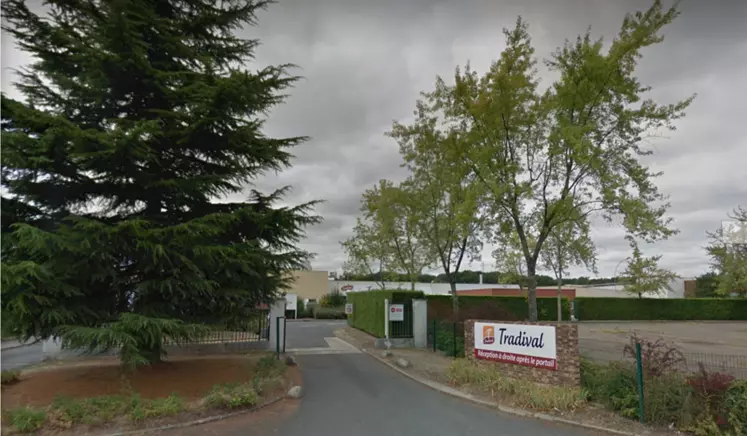34 cas de Covid-19 qui ont été détectés ce week-end dans l’abattoir de Tradival (groupe Sicarev) de Fleury-lès-Aubrais dans le Loiret. © Google Street