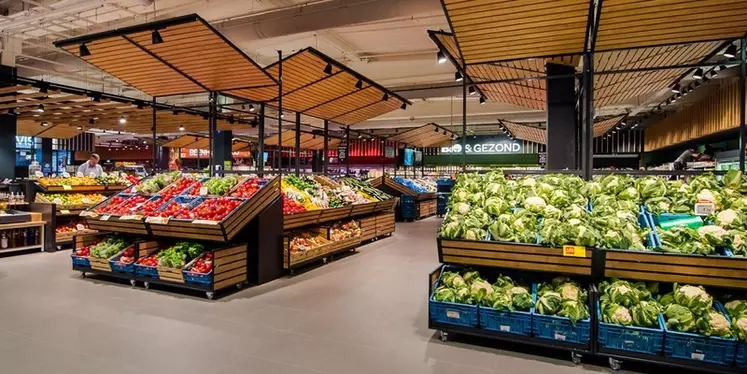 Les deux enseignes proposent d’exclure notamment du périmètre de l’accord plusieurs familles de fruits et légumes. © Carrefour