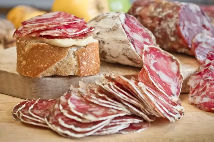 La proposition de loi veut interdire les additifs nitrés pour la charcuterie à compter du 1er janvier 2025. © Pixabay