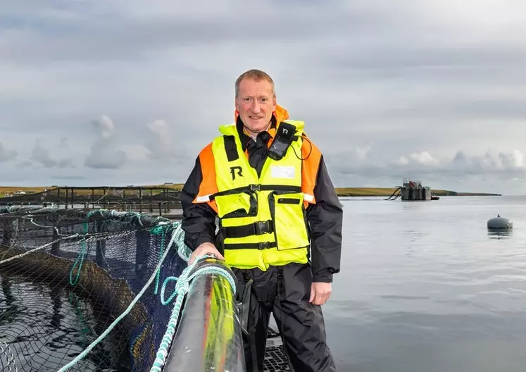 Le président de l’organisation des producteurs écossais de saumon, Tavish Scott, réclame l'extension de la période de transition. © Scottish salmon producers ...
