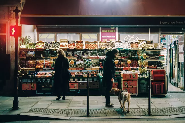 Les Parisiens fréquentent davantage les commerces de proximité