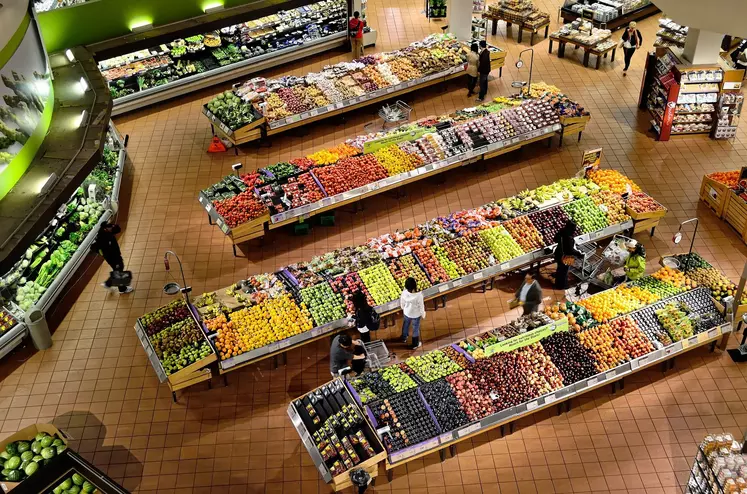 Supermarché vente fruits et légumes