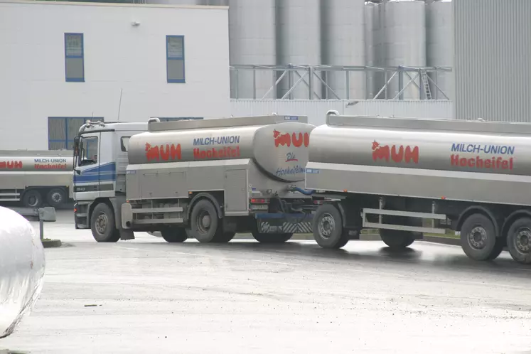 camion collecte lait
