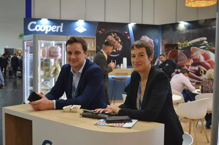 Cyril Fauvel et Céline Navière, commerciaux pour la Cooperl.