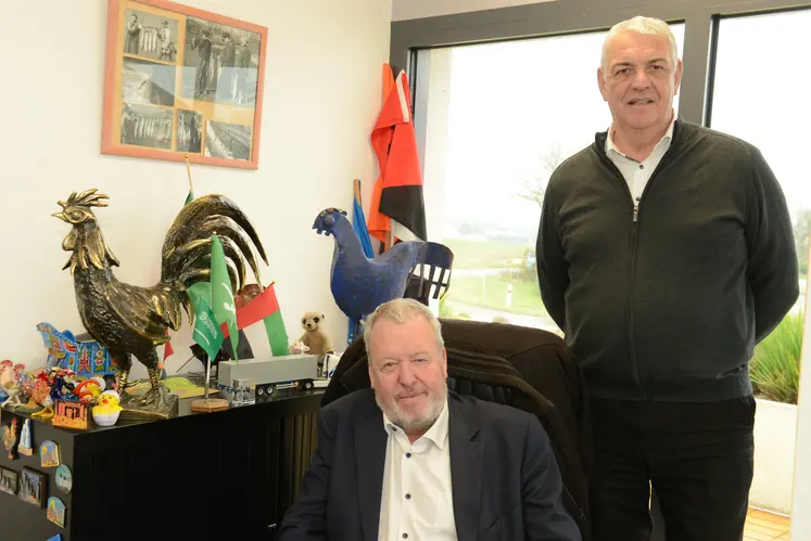 François Le Fort, président de France Poultry assis, Pascal Le Floc’h, président de Yer Breizh debout.