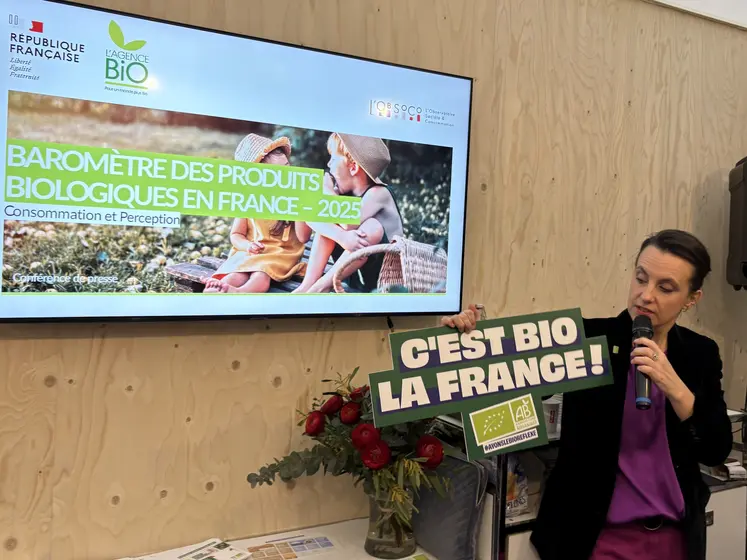 Laure Verdeau, directrice de l'Agence Bio présente la nouvelle campagne 2025 s'intitulant "C'est Bio la France" en partenariat avec l'équipe de France du Bio. 