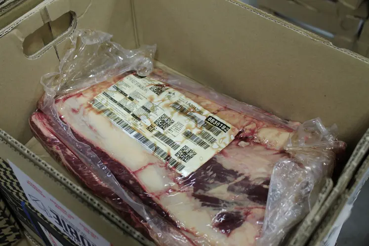viande dans un carton