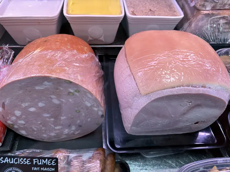 Charcuterie chez un charcutier traiteur