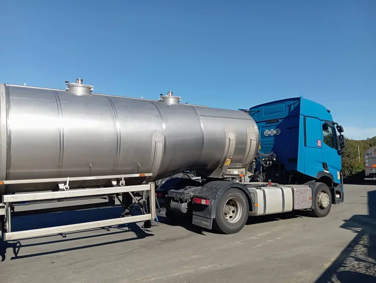 camion de collecte de lait