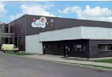 L’usine Babydrink a une capacité de conditionnement de
13000 bouteilles par heure. Babydrink travaille à façon
pour la marque d’alimentation infantile SMA, notamment.