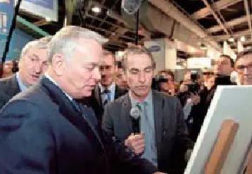 Signature de la charte en présence du Premier ministre 
au salon de l'agriculture.