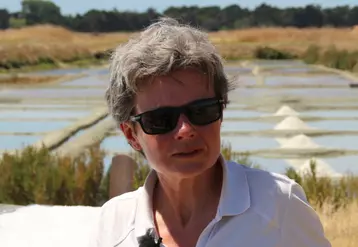 Elisabeth Wattebled, présidente de la Coop des producteurs de sel de l'Ouest. © Saveurs de l'île de ...