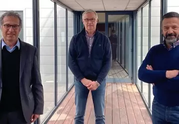 (de gauche à droite) Georges Boixo, directeur général, Thierry Josserand, président, et Jean-Yves Colomb, président délégué du groupe Oxyane. © Oxyane