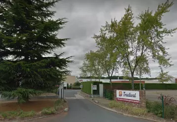 34 cas de Covid-19 qui ont été détectés ce week-end dans l’abattoir de Tradival (groupe Sicarev) de Fleury-lès-Aubrais dans le Loiret. © Google Street
