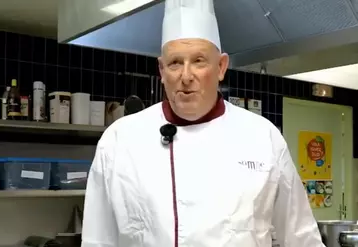 Michel Normand, chef de cuisine au collège Béranger à Péronne. © Conseil départemental de la ...