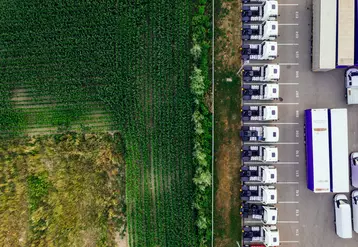 camion frontière vu de drone