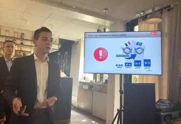 conférence de presse avec Caillère directeur commercial de la marque le Gaulois Professionnel