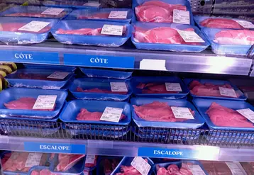 viande de veau en rayon en GMS