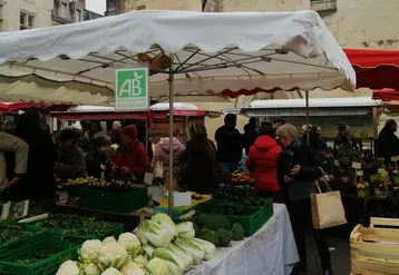 vente de légume au marché