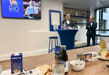 Franck Poncet directeur général et Henri Godron président de Biocoop, annonce une croissance à deux chiffres sur les deux dernières années pour Biocoop