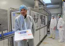 « Les plaques de beurre de 2 kg sont directement utilisables dans les laminoirs des boulangers-pâtissiers », souligne Thierry Vairon, directeur industriel de la beurrerie. 