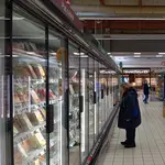 Mamie au supermarché
