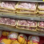  Poulets dont des gésiers et des pattes vendus en magasin 