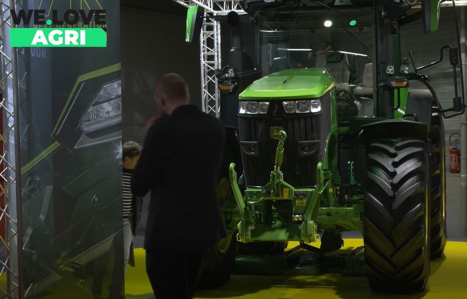 VIDEO] John Deere - les tracteurs 7R montent en puissance