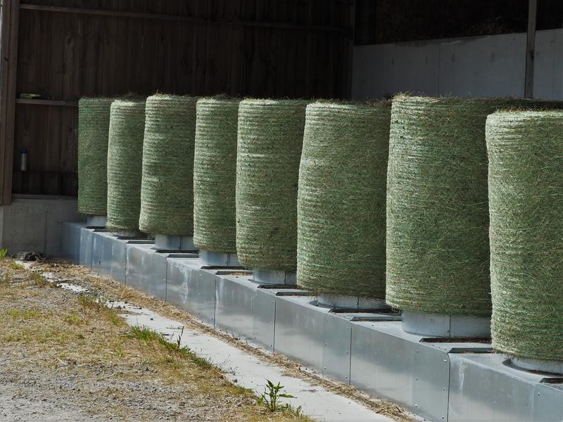 Foin Bio En Boules Rondes 120cm Et Petit Cube - Alimentation Animale