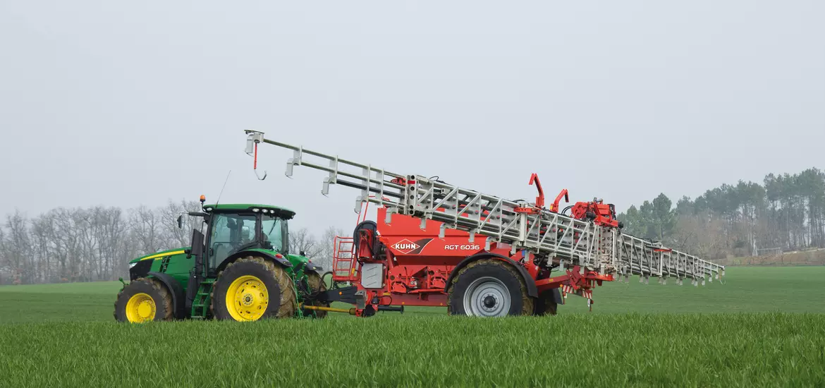 Epandeur d'engrais pneumatique Réussir Machinisme Kuhn