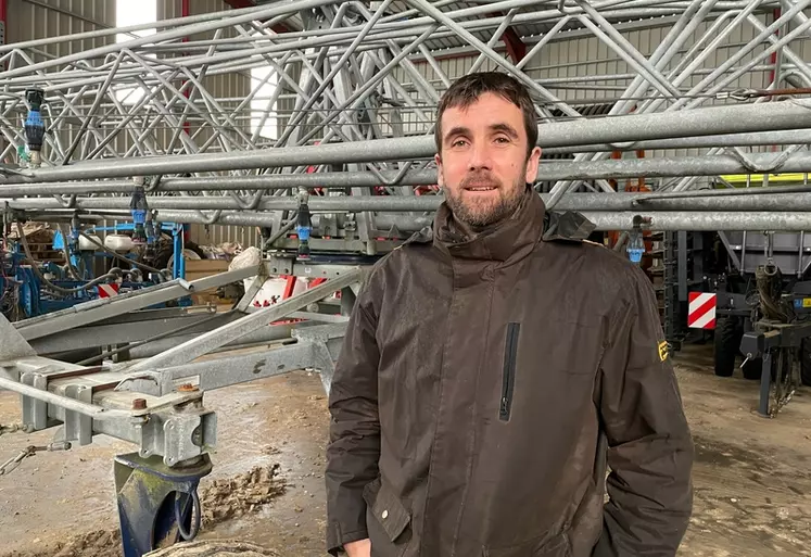 Sébastien Pichard possède trois rampes d’irrigation tractées par des enrouleurs qui lui permettent de mieux valoriser l’eau.