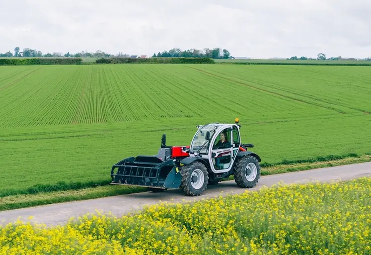 <em class="placeholder">Chariot télescopique Massey Ferguson TH avec la transmission à variation continue Dyna-CT</em>