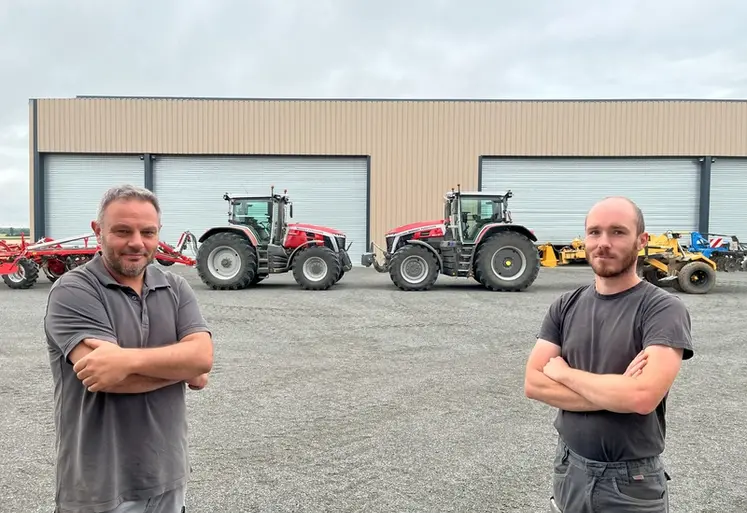 <em class="placeholder">Tracteurs Massey Ferguson MF 8S.305 et MF 9S.310 Mathieu Ondet Quentin Moreau</em>