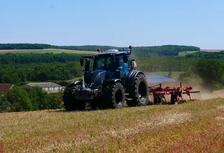 <em class="placeholder">Tracteur Valtra N175</em>