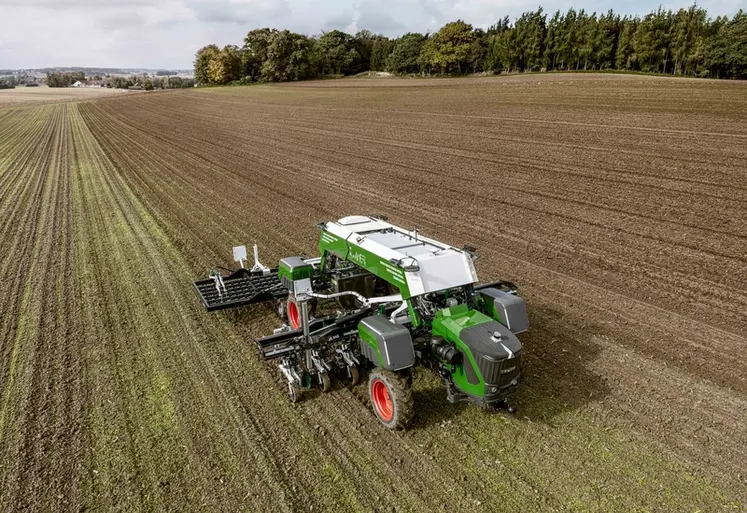<em class="placeholder">Concept de robot des champs Fendt Xaver GT</em>