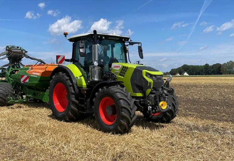 <em class="placeholder">Tracteur Claas Arion 5.180 CMatic avec semoir Amazone Condor 9002-2TC</em>