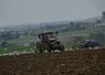 <em class="placeholder">Tracteur Case IH au labour.</em>