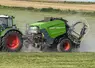 <em class="placeholder">Presse enrubanneuse Rotana Combi au champ avec un tracteur Fendt</em>