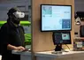 Essai de casque de réalité virtuelle au salon Agritechnica en 2023.