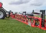 <em class="placeholder">Pulvérisateur traîné Kverneland avec rampe équipée de caméras pour le spot spraying</em>