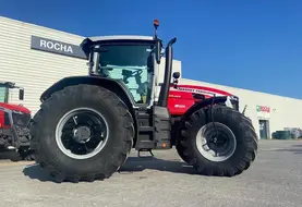 <em class="placeholder">Tracteur Massey Ferguson MF 8S.285 dans une concession Rocha Agri</em>