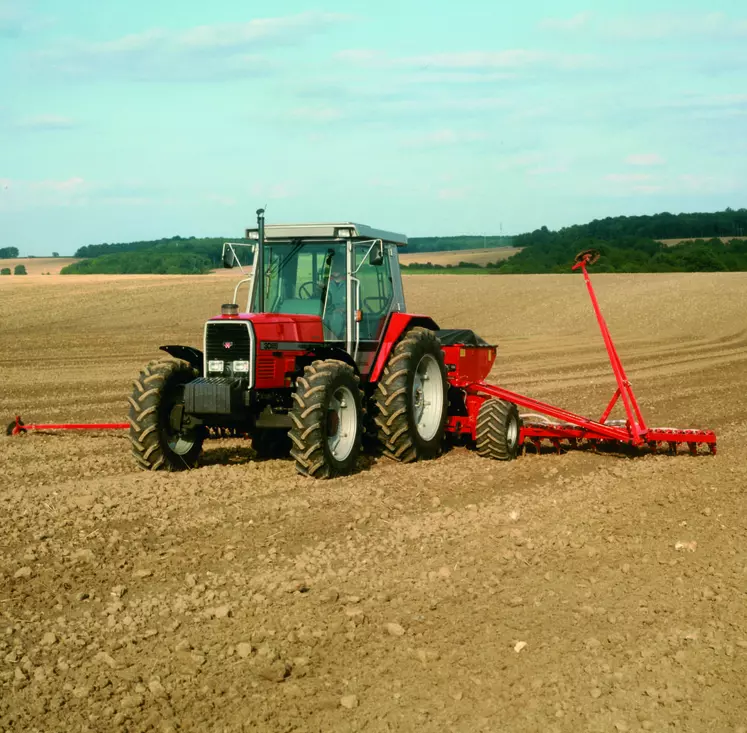 Les MF 3000 ont été les premiers tracteurs dotés d'un ordinateur de bord.