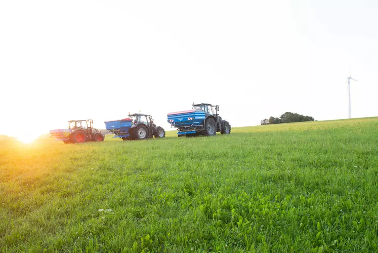 Sulky Lemken accord épandeur d'engrais Réussir machinisme